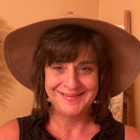 Betmar New York 100% Wool Tan Round Large Rim Cowgirl Hat w/Soft Top & Tie Band - Picture 8 of 15